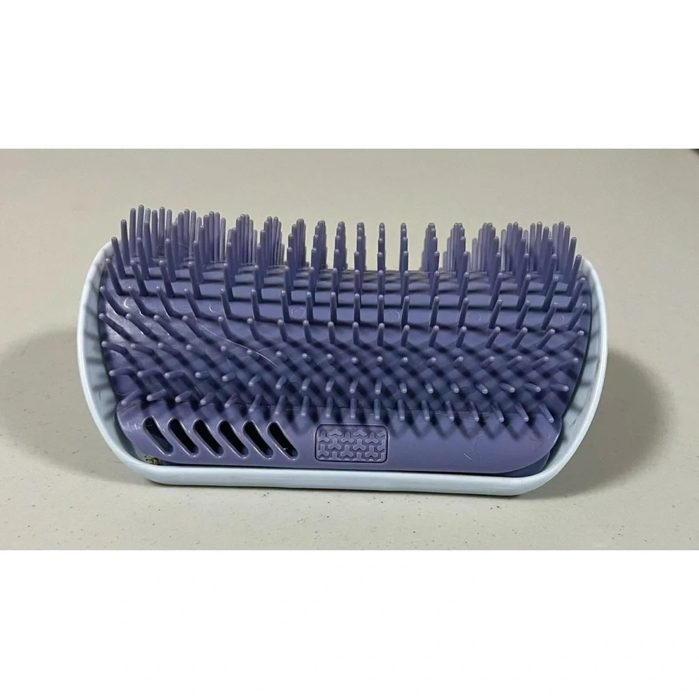 Corner Wall Cat Pet Brush Grooming Tool with Slots for Catnip on the Sides 🐈‍⬛